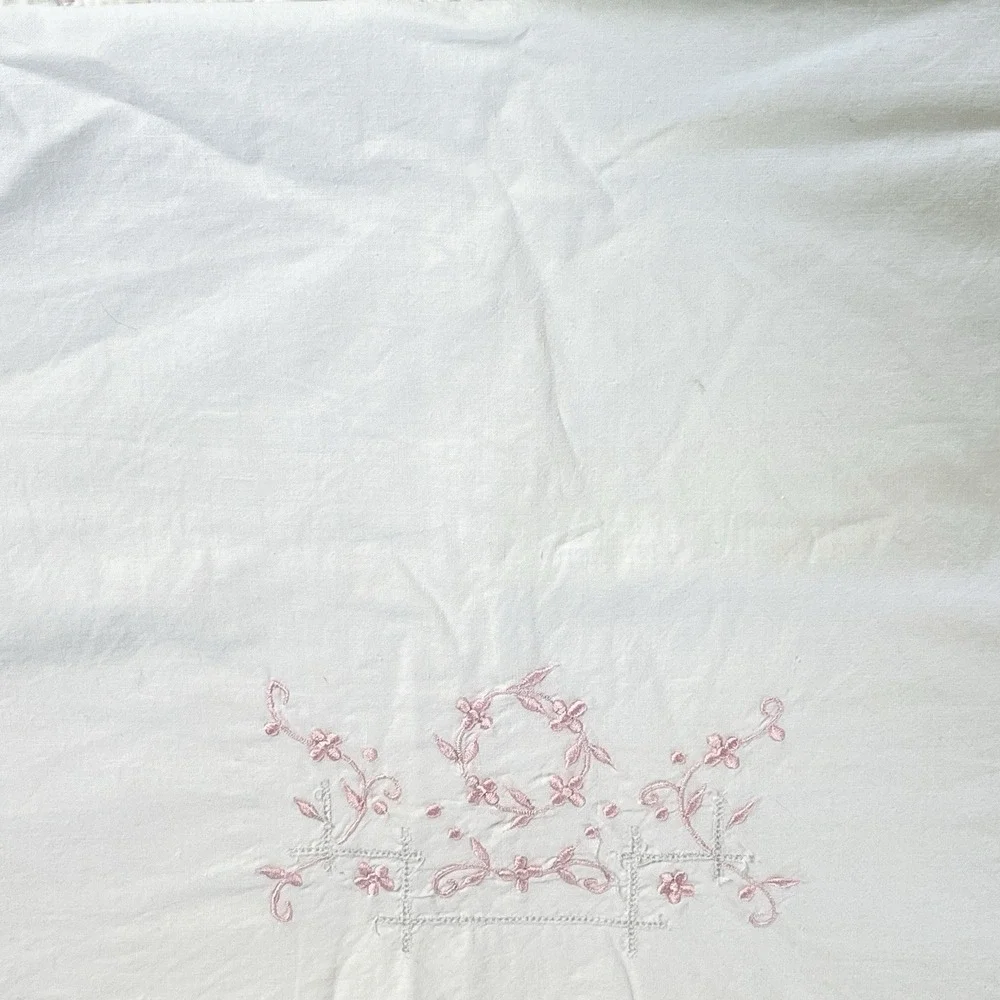 Vintage Hand Embroidered Cotton One Pillowcase Pink Flowers‎ Floral Ring Scroll